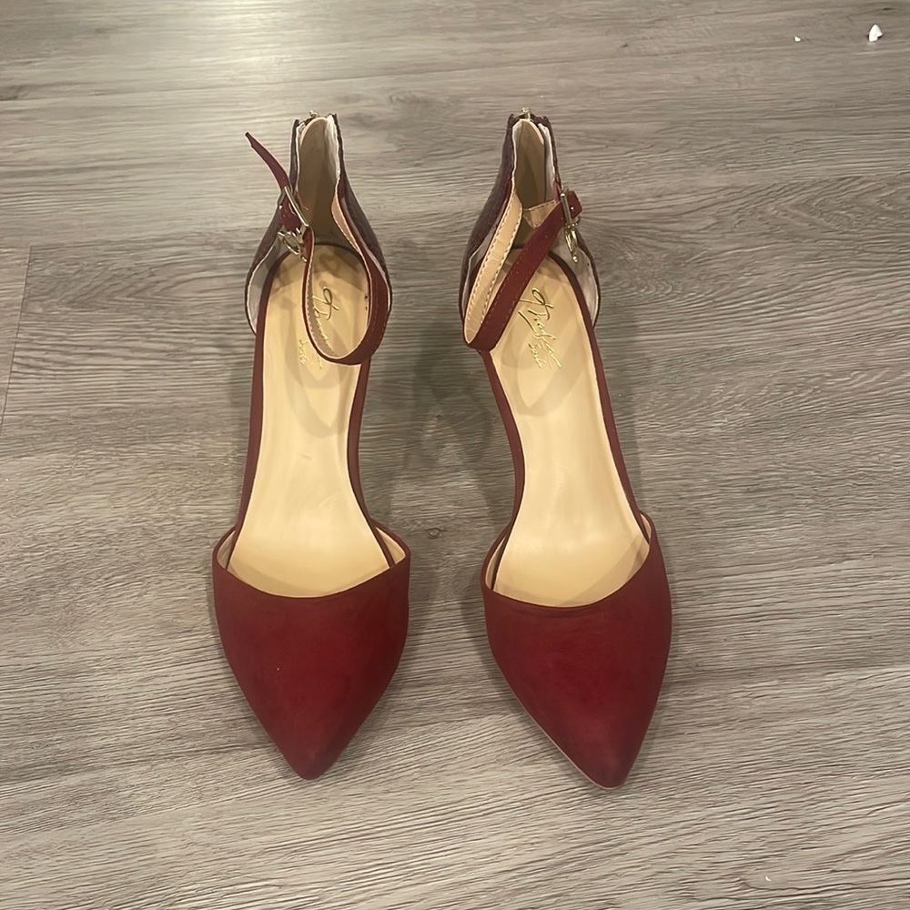 Thalia Sodi burgundy small heel pumps Size 7.5